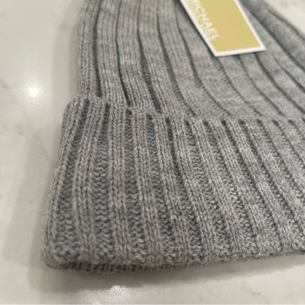 NWT Michael Kors grey pompom beanie - Picture 2 of 9